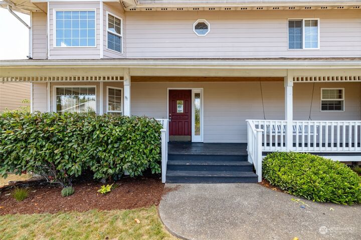 Property Photo: 905 Cleveland Avenue WA 98290