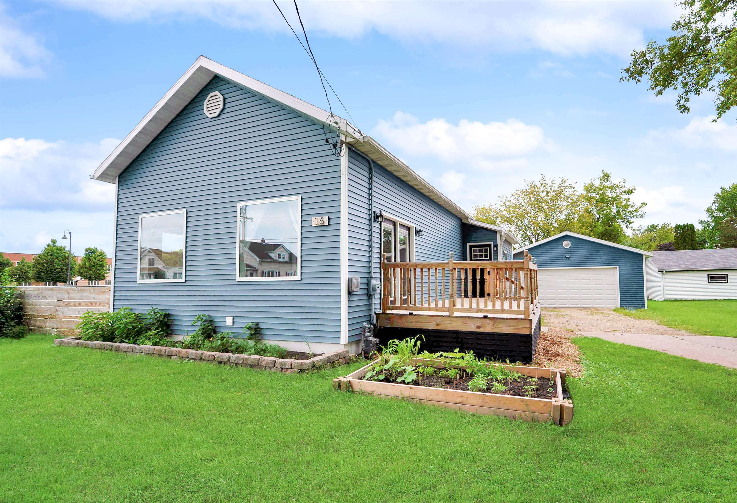 Property Photo:  16 Viola Avenue  WI 54901 