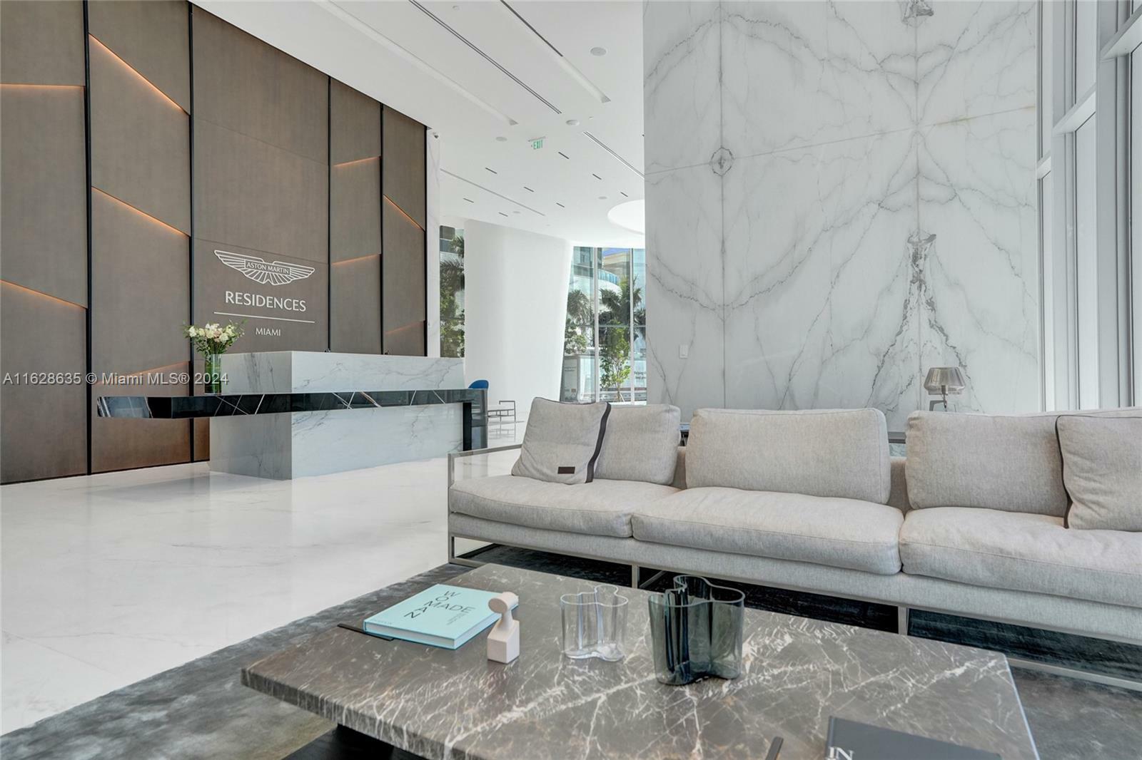 Property Photo: 300 Biscayne Blvd Way 1807 FL 33131