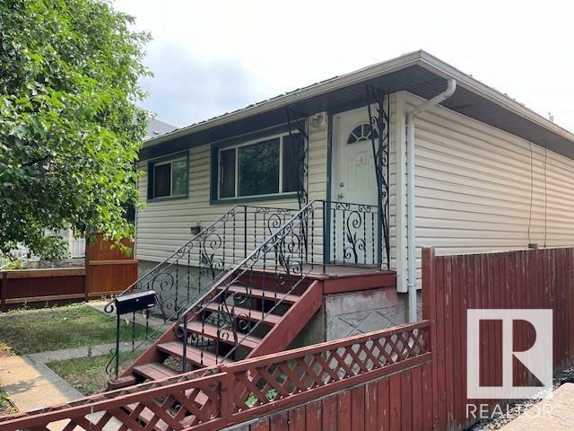 Photo de la propriété:  10545 67 Avenue NW  AB T6H 1Z4 