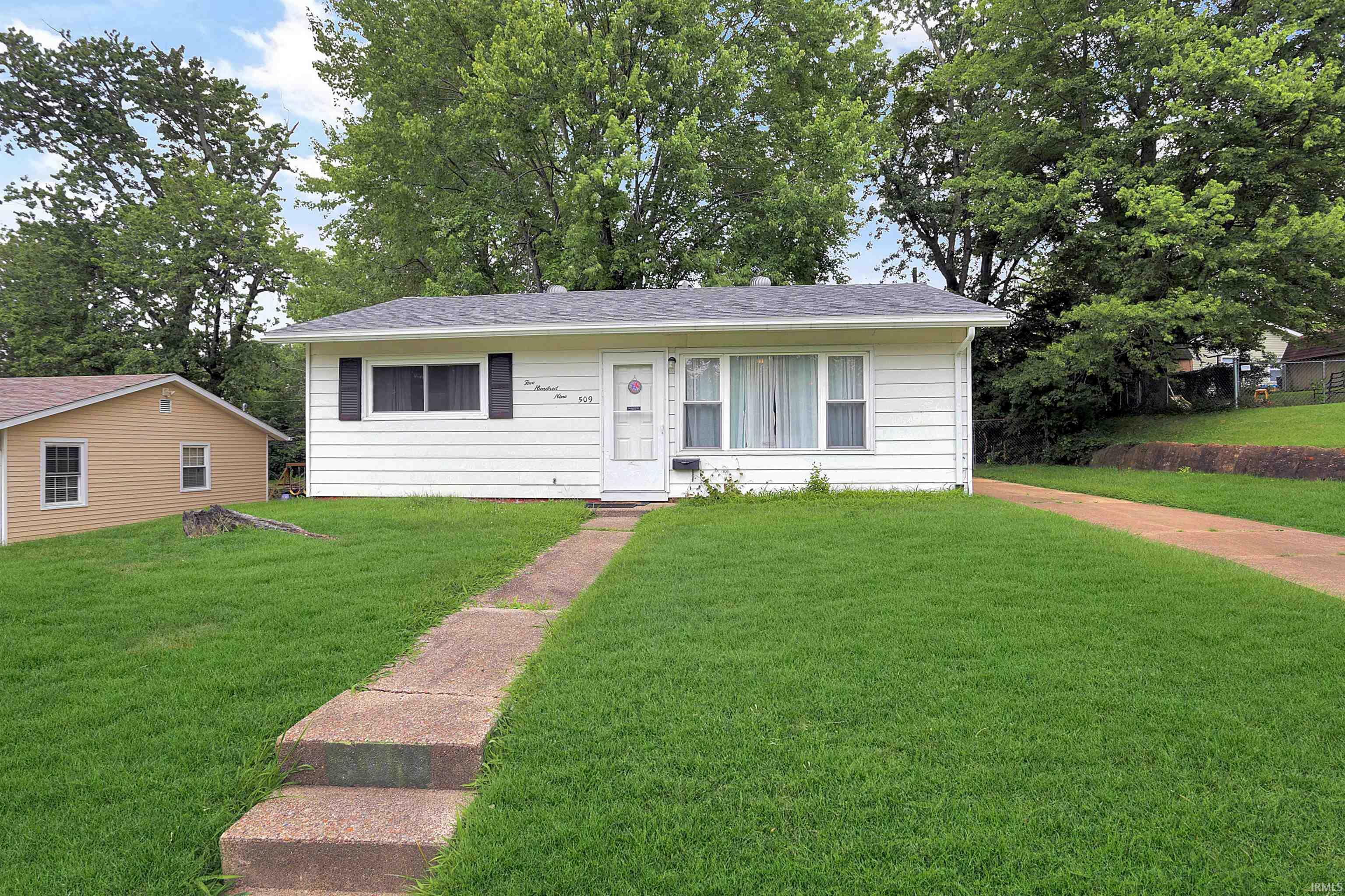 Property Photo:  509 Hanover Road  IN 47710 