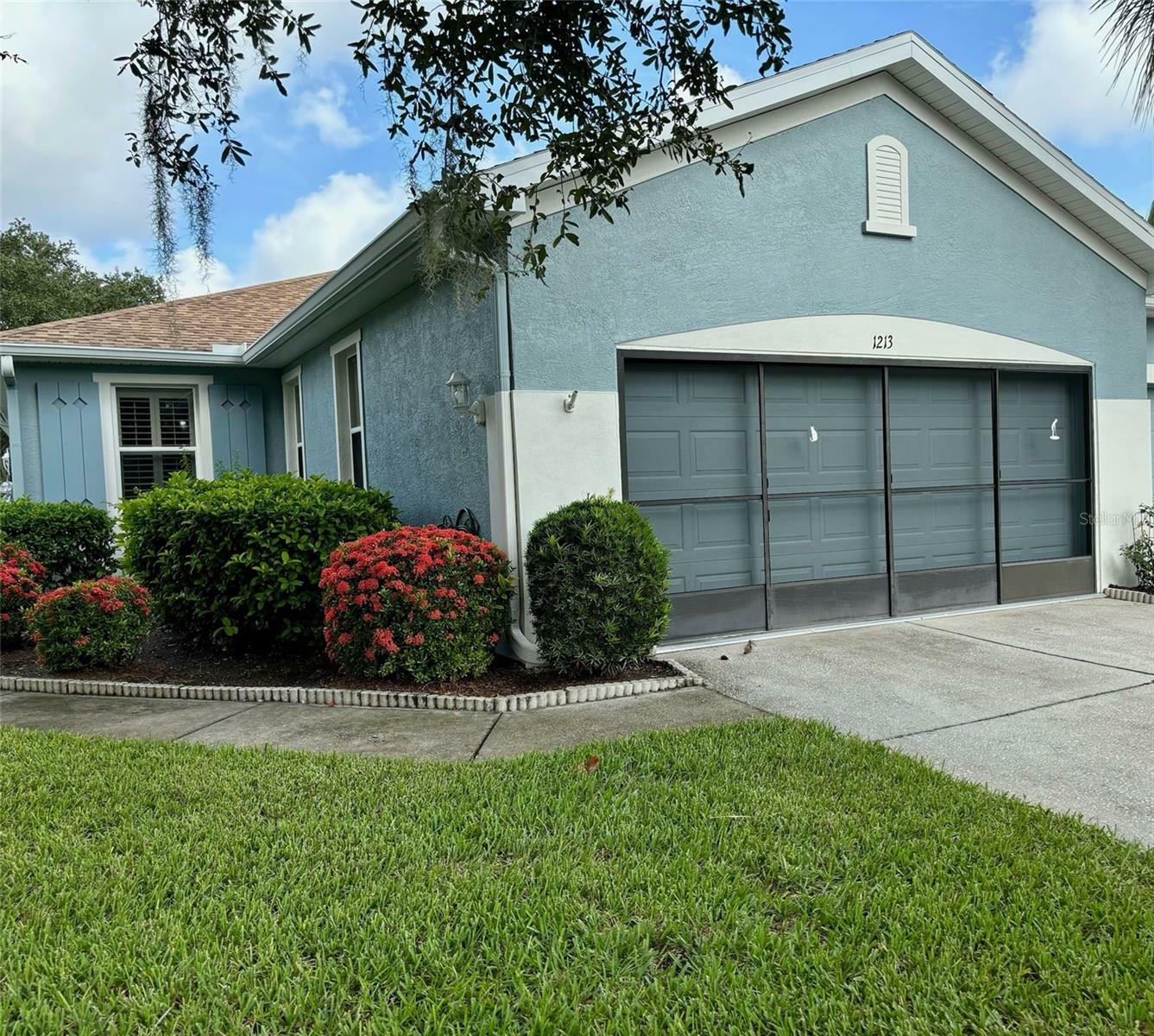 Property Photo:  1213 Huntington Greens Drive  FL 33573 