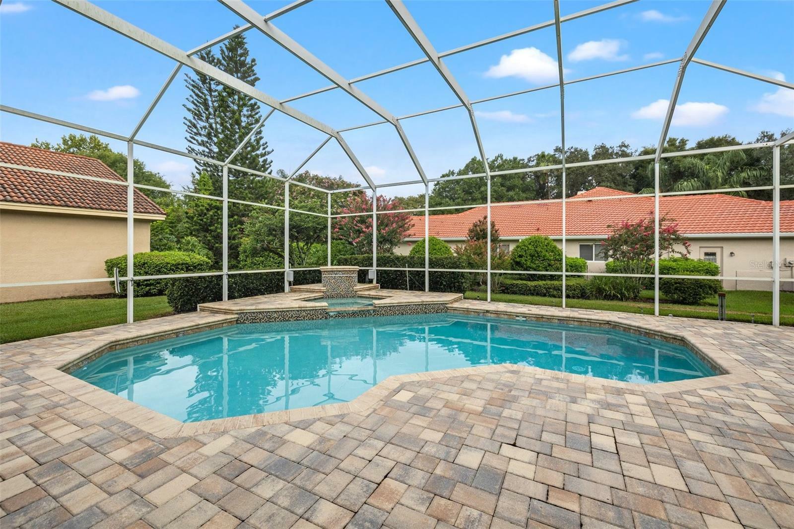 Property Photo:  9215 Highland Ridge Way  FL 33647 