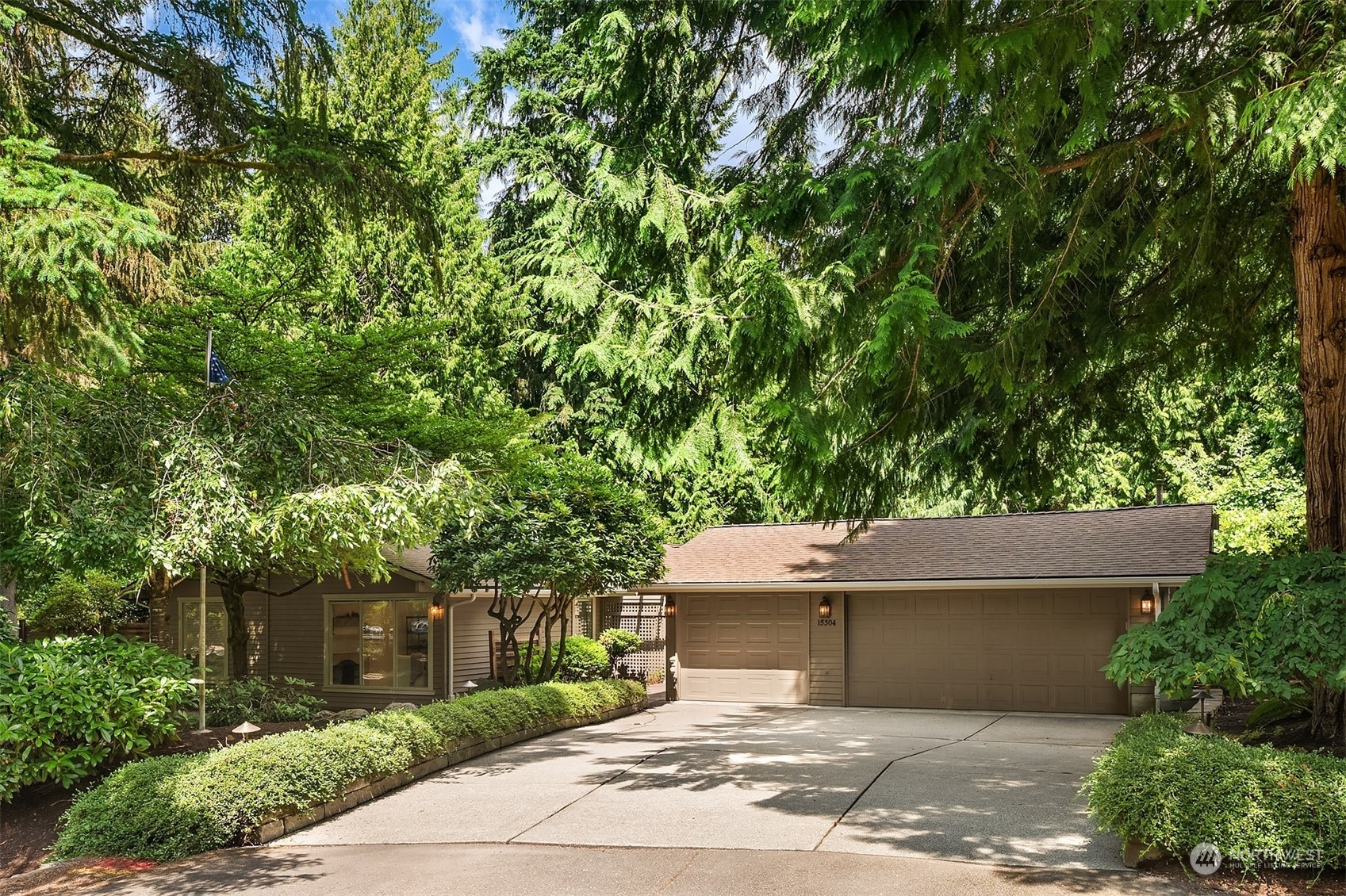 15304 NE 201st Street  Woodinville WA 98072 photo