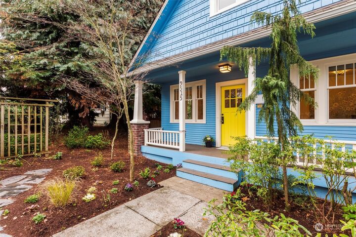 Property Photo:  9513 5th Avenue NE  WA 98115 