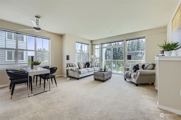 Property Photo: 16141 Cleveland Street 515 WA 98052