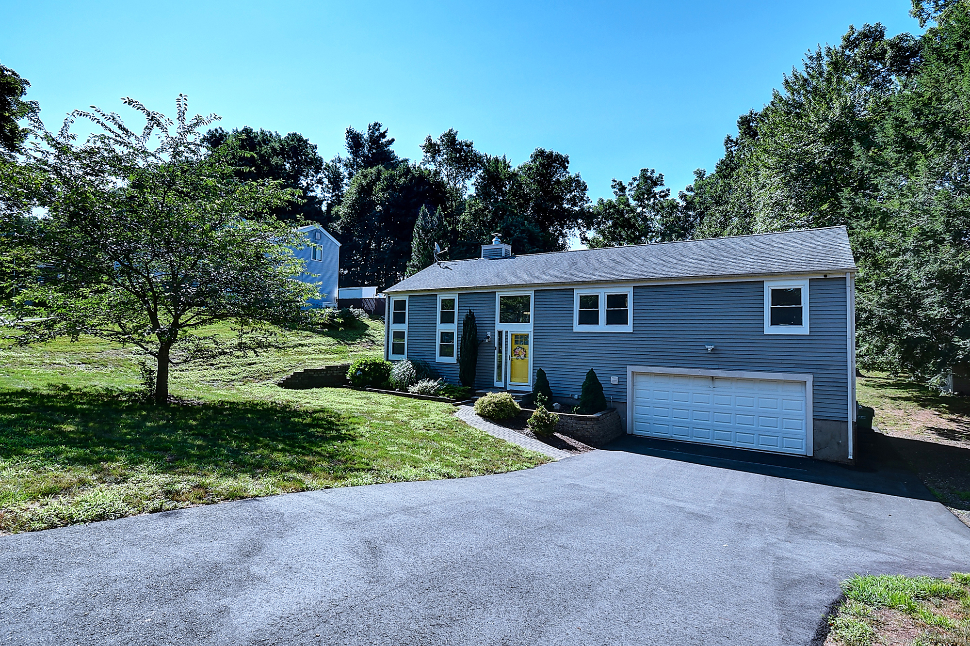 Property Photo:  42 Towhee Lane  CT 06033 