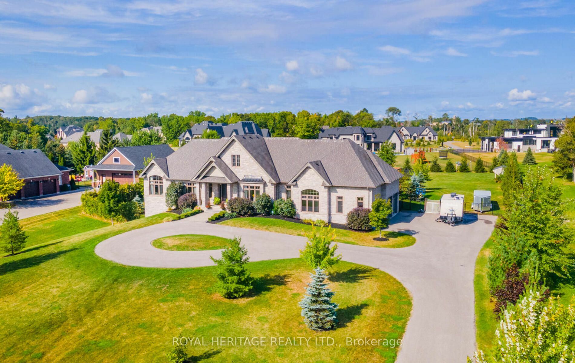 Photo de la propriété:  111 Cawkers Cove Rd  ON L9L 1R6 