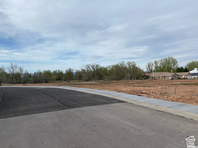 Property Photo: 1162 W Grayhawk Loop 28 UT 84066