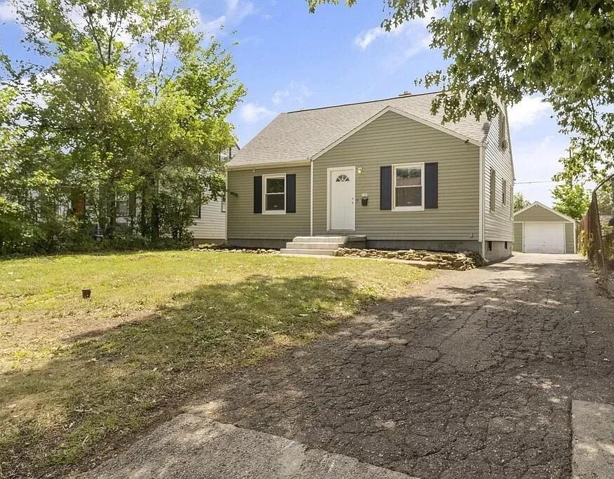 1167 Duxberry Avenue  Columbus OH 43211 photo