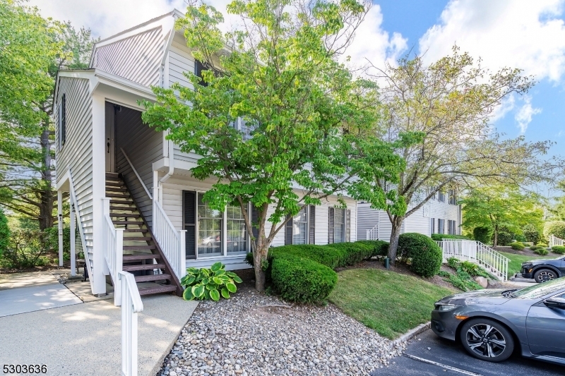 Property Photo:  184 Milkweed Ct  NJ 08887 