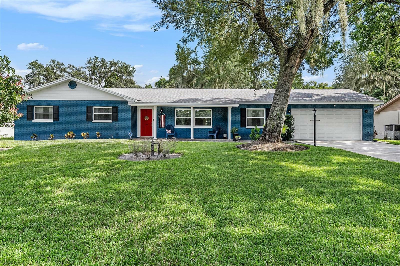 Property Photo:  115 W Anglewood Drive  FL 33511 