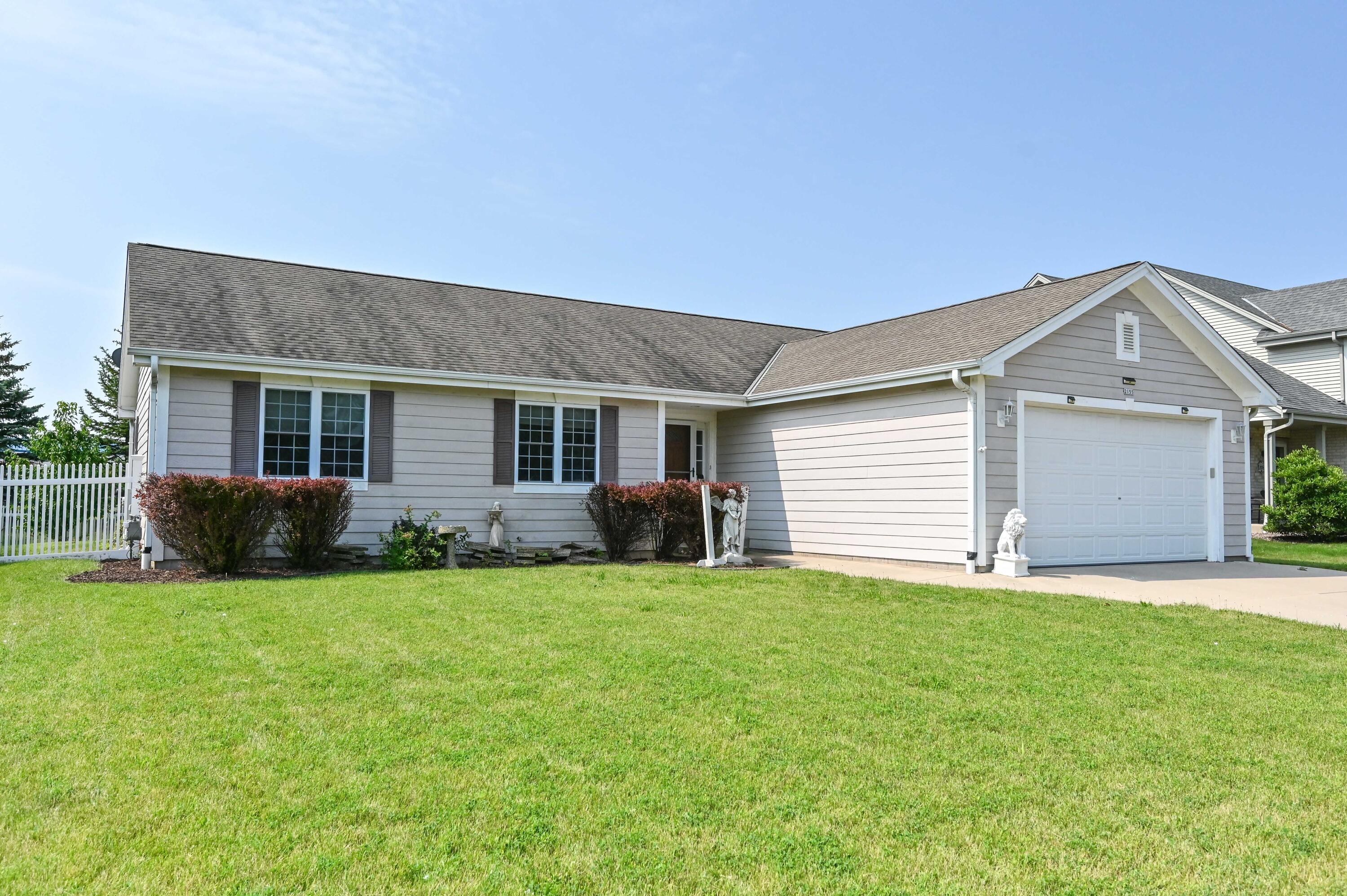 Property Photo: 2155 E Ash Ct WI 53154