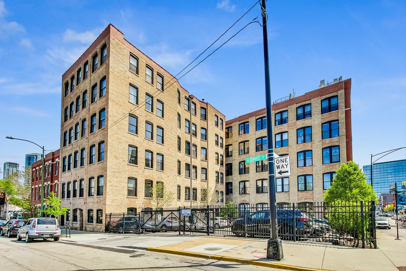 Property Photo:  525 N Halsted Street 212  IL 60642 