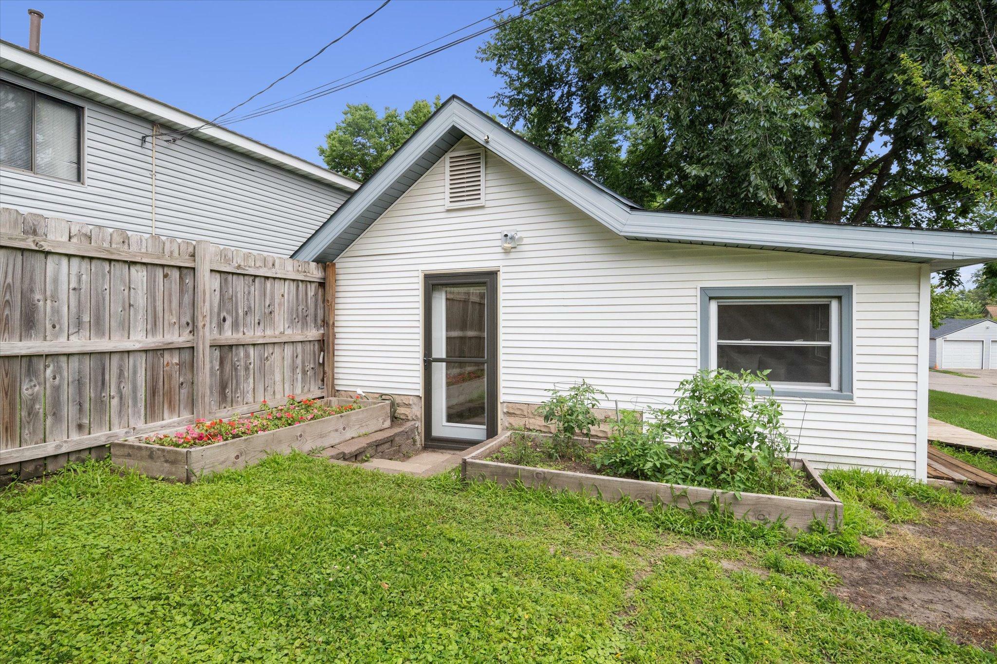 Property Photo:  1419 39th Avenue N  MN 55412 