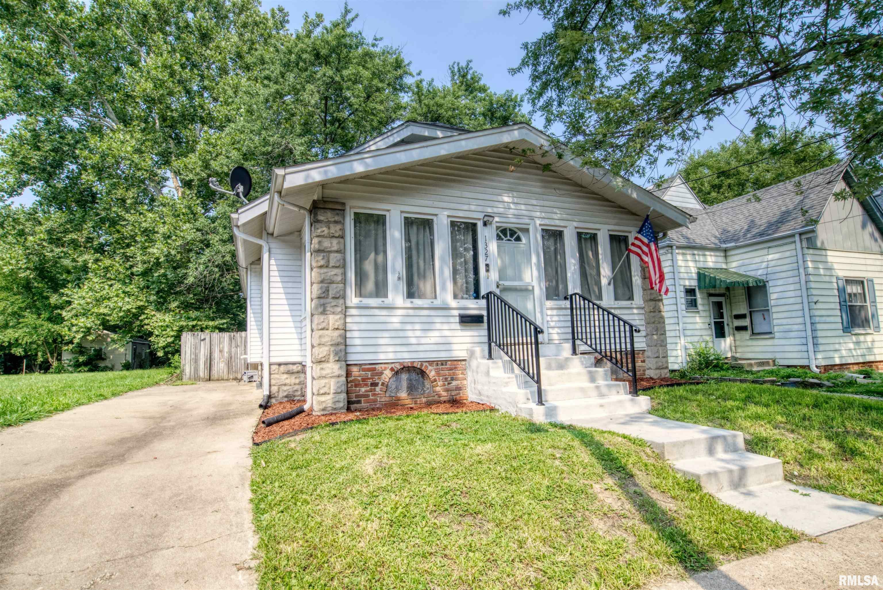 Property Photo:  1327 N Bourland Avenue  IL 61606 