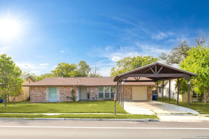 5986 Midcrown Dr  San Antonio TX 78218 photo