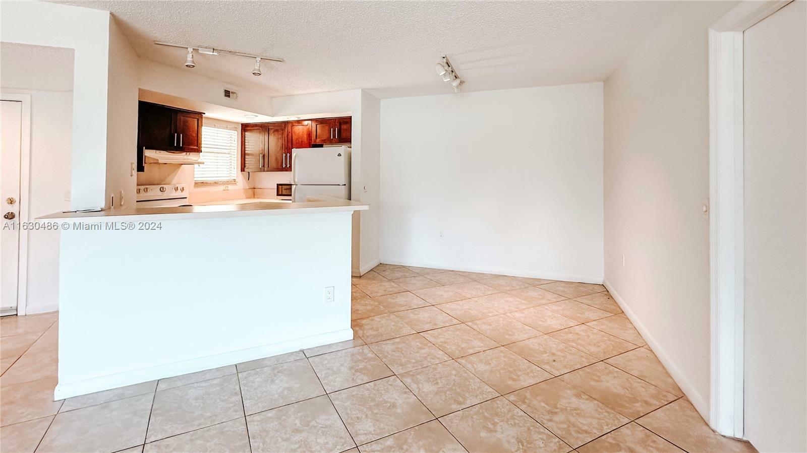 Property Photo:  12950 Vista Isles Dr 417  FL 33325 