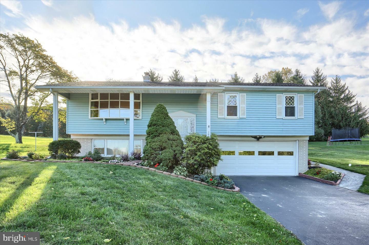 Property Photo:  1080 Manor Road  PA 17366 