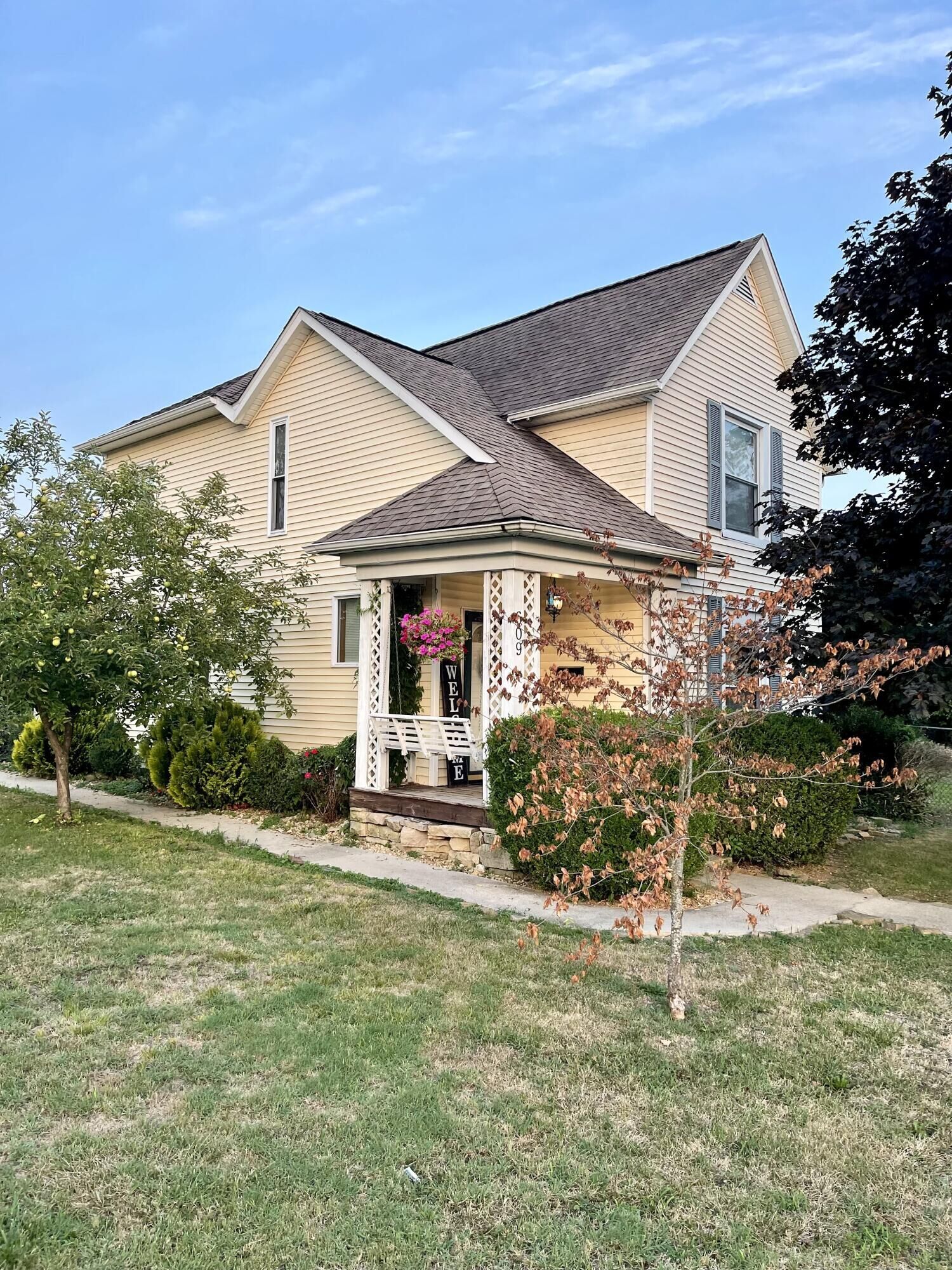 Property Photo:  609 S Washington Street  OH 45123 