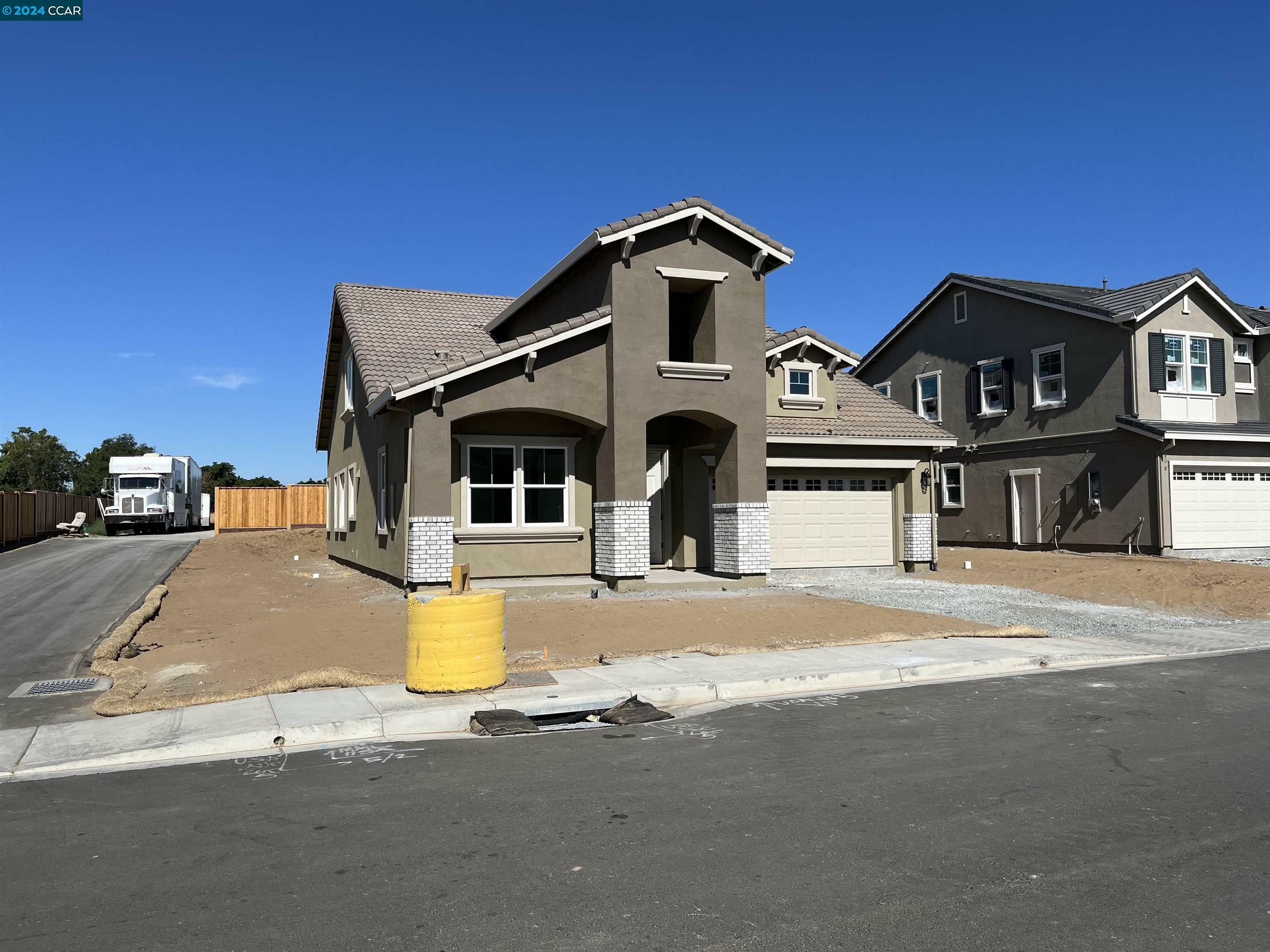 Property Photo:  31 Grapevine Court  CA 94561 