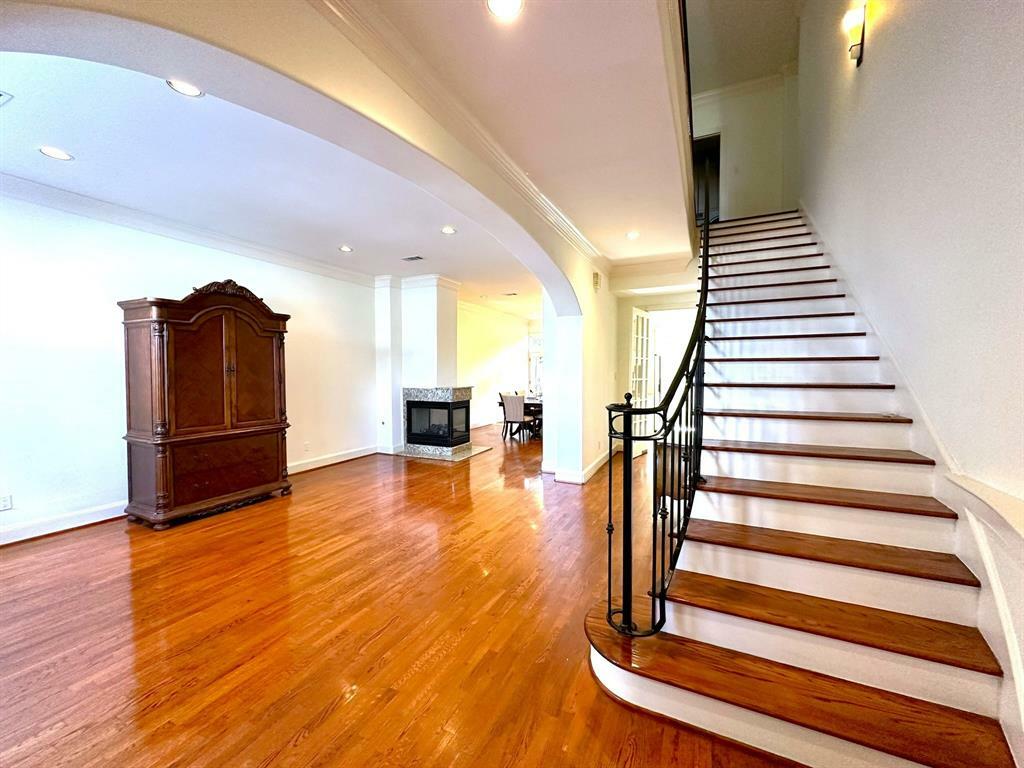 Property Photo:  1715 Nantucket Drive C  TX 77057 