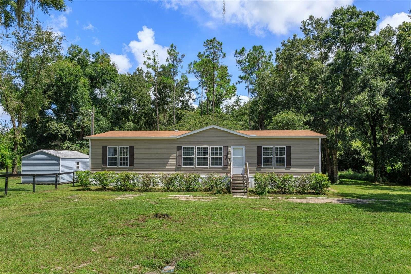 Property Photo:  106 E Park Street  FL 33514 