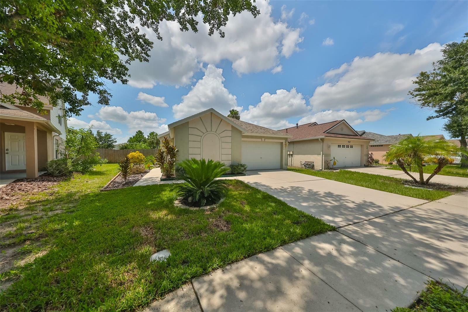 Property Photo:  7559 Oxford Garden Circle  FL 33572 