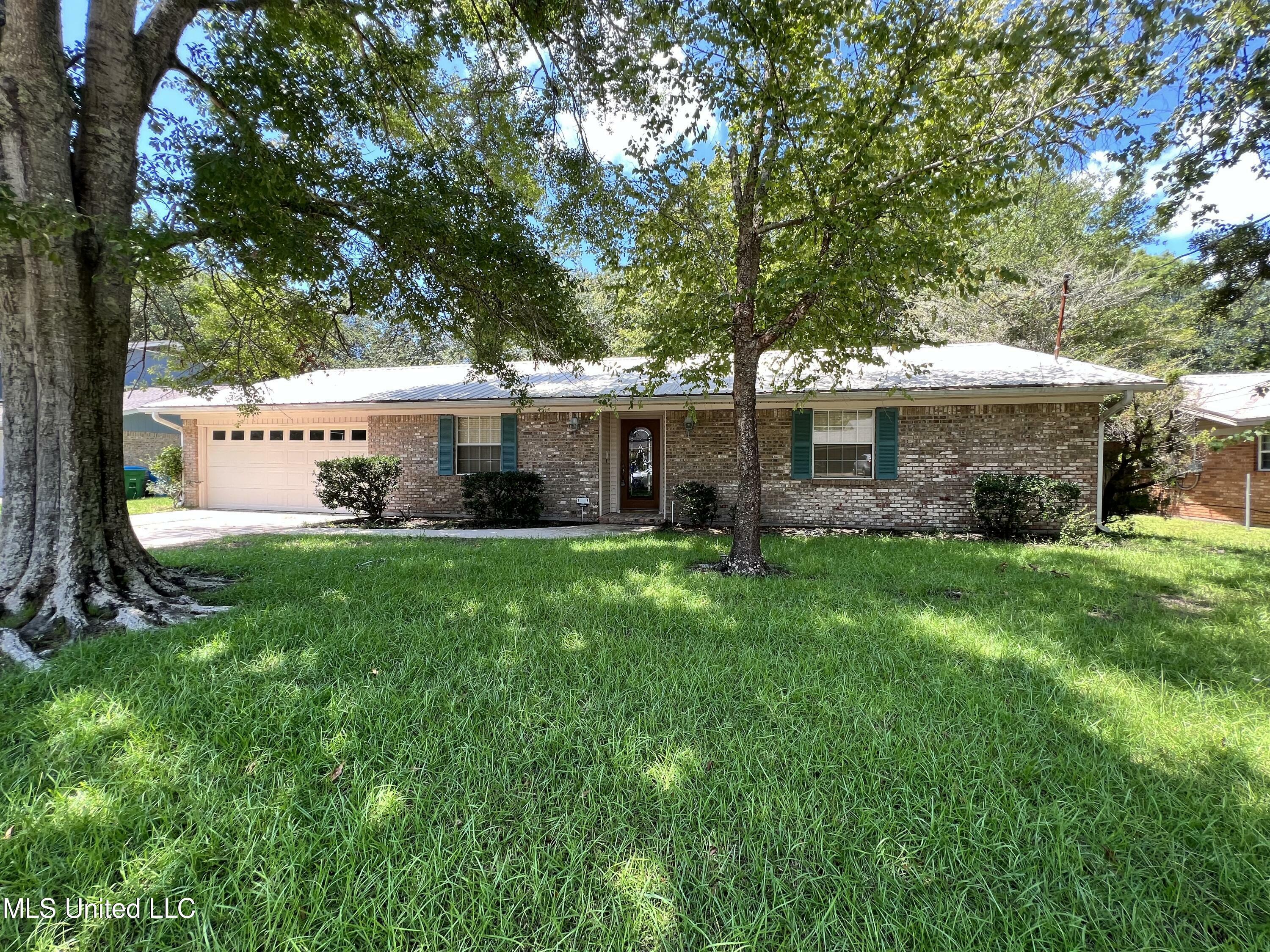 Property Photo:  1717 Mary Ann Drive  MS 39553 