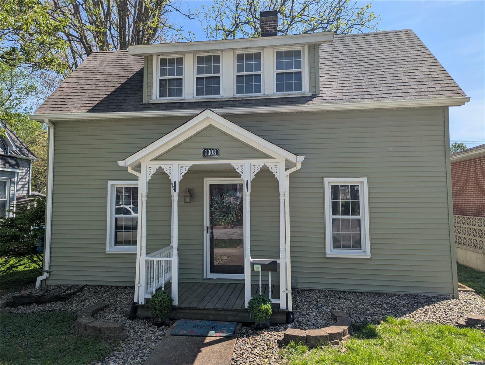 1308 13th Street  Highland IL 62249 photo