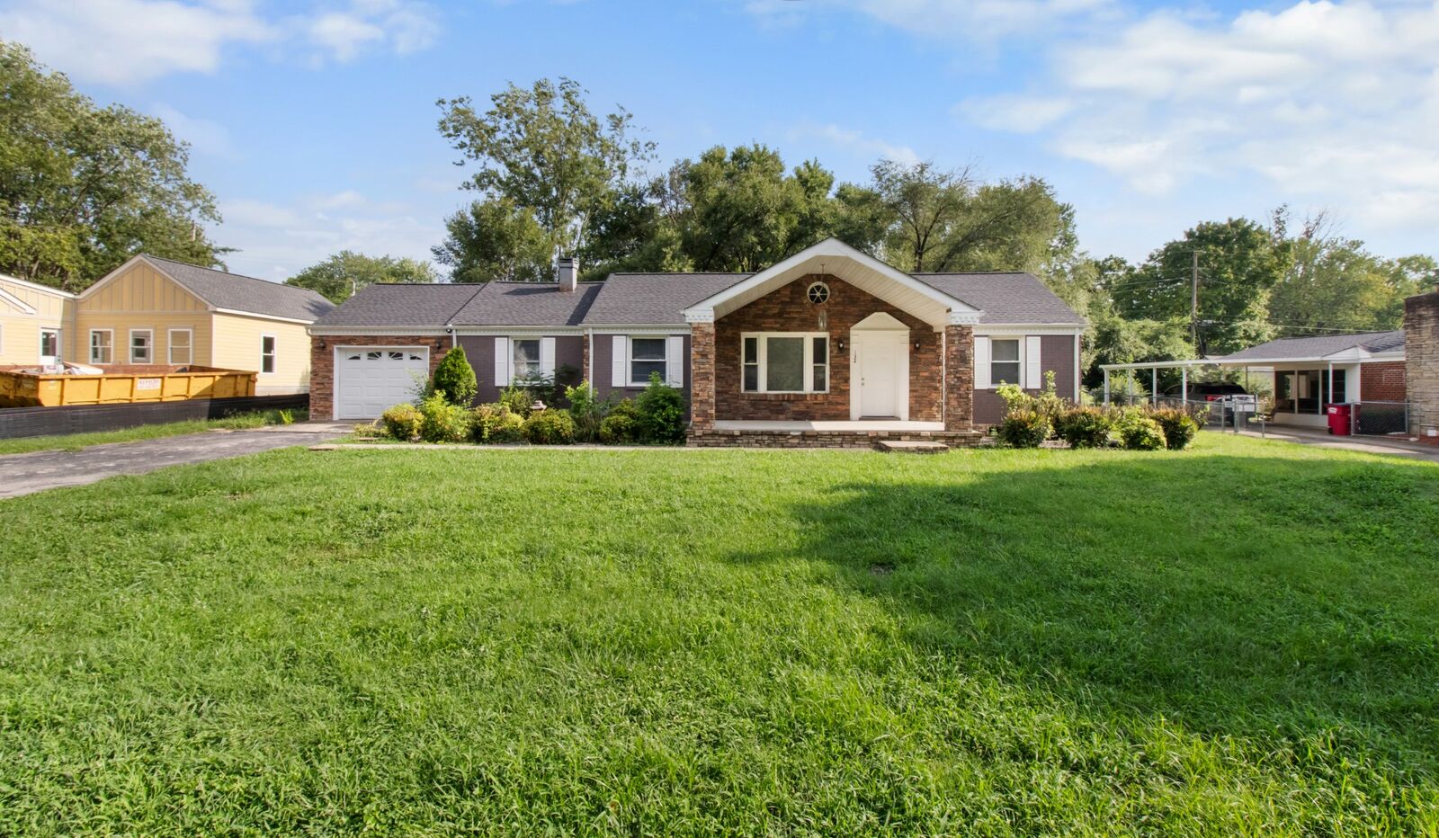 Property Photo: 132 N Meadow Dr TN 37043