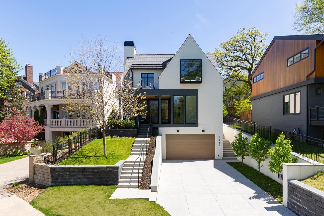 Property Photo: 2847 E Lake Of The Isles Parkway MN 55408