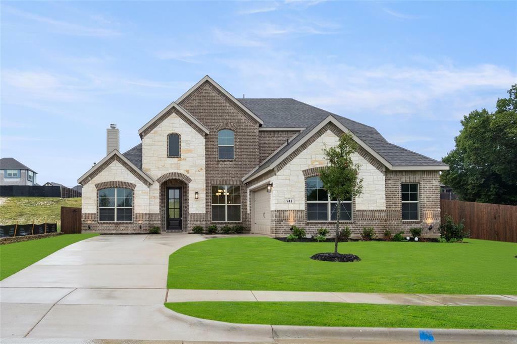 Property Photo:  741 Winecup Way  TX 76065 