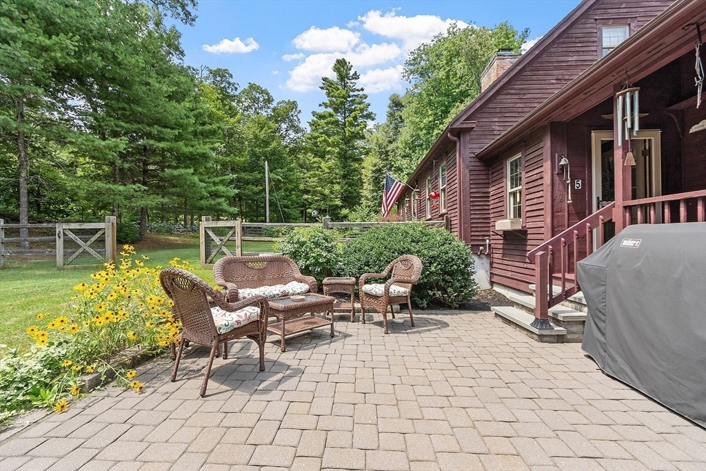 Property Photo:  5 Spaulding Road  MA 01464 