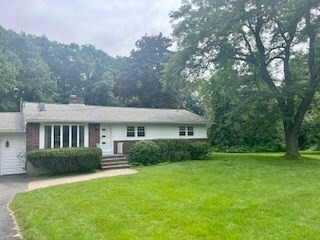 Property Photo: 35 Skylark Ln MA 01462