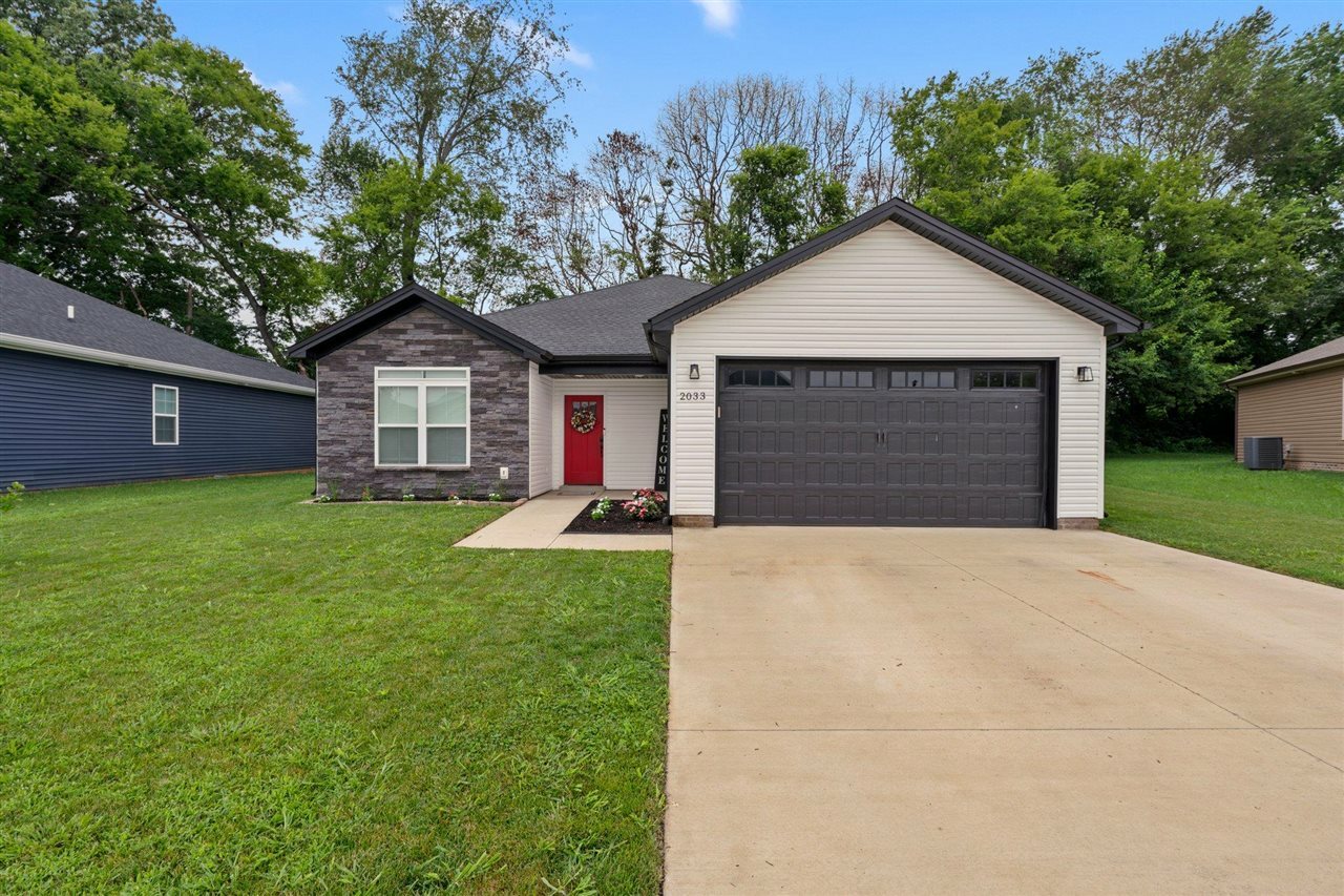 Property Photo: 2033 Spring Lakes Circle KY 42101