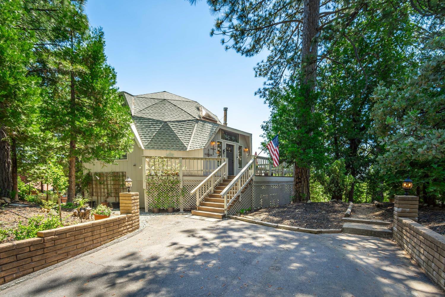 Property Photo:  621 Sugarbush Lane  CA 95247 