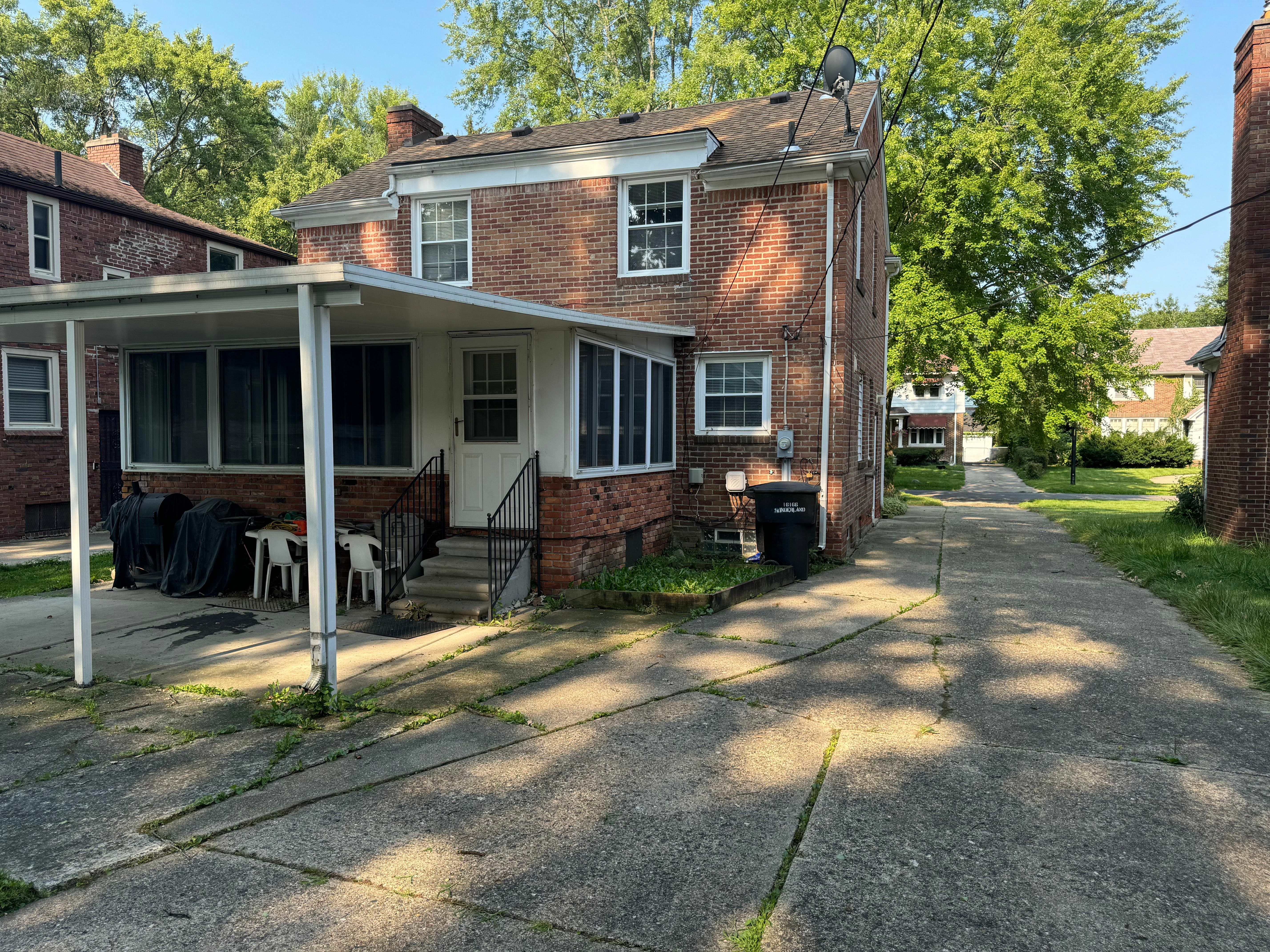 Property Photo:  16166 Sunderland Road  MI 48219 4049 