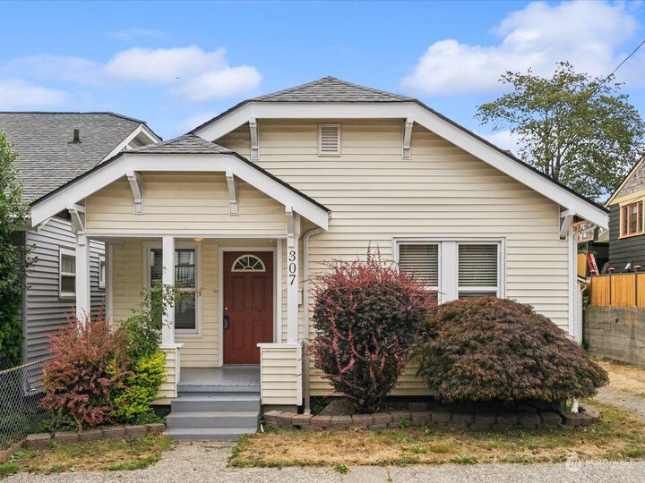 Property Photo:  307 Olympic Place  WA 98312 
