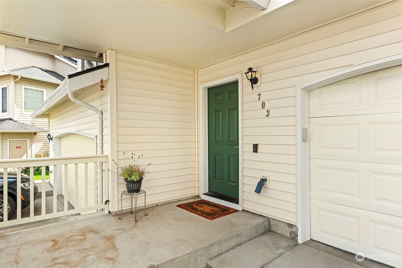 Property Photo:  4724 Mill Pond Drive SE 703  WA 98092 