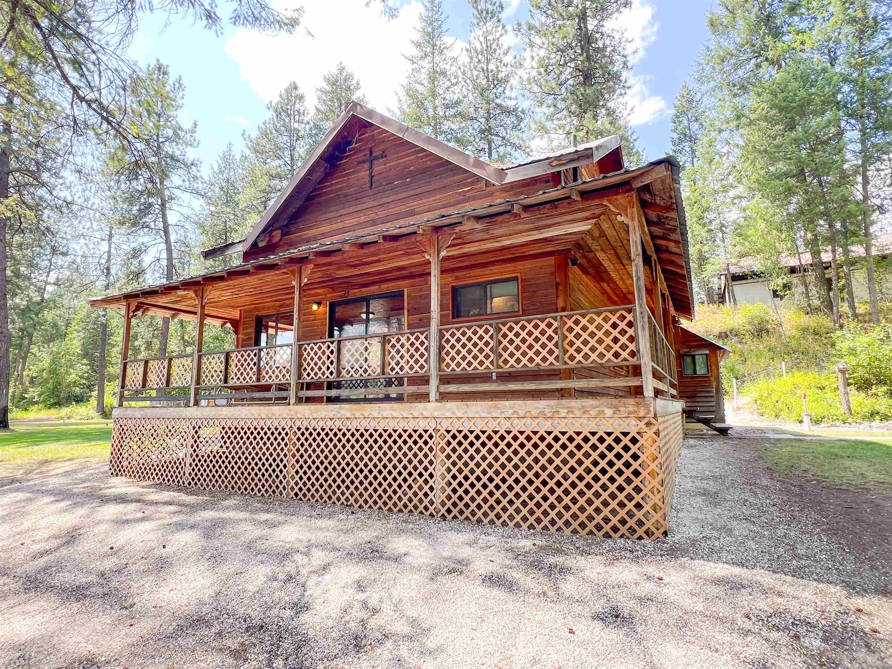 Property Photo:  28 Honeycutt Rd  WA 99141 