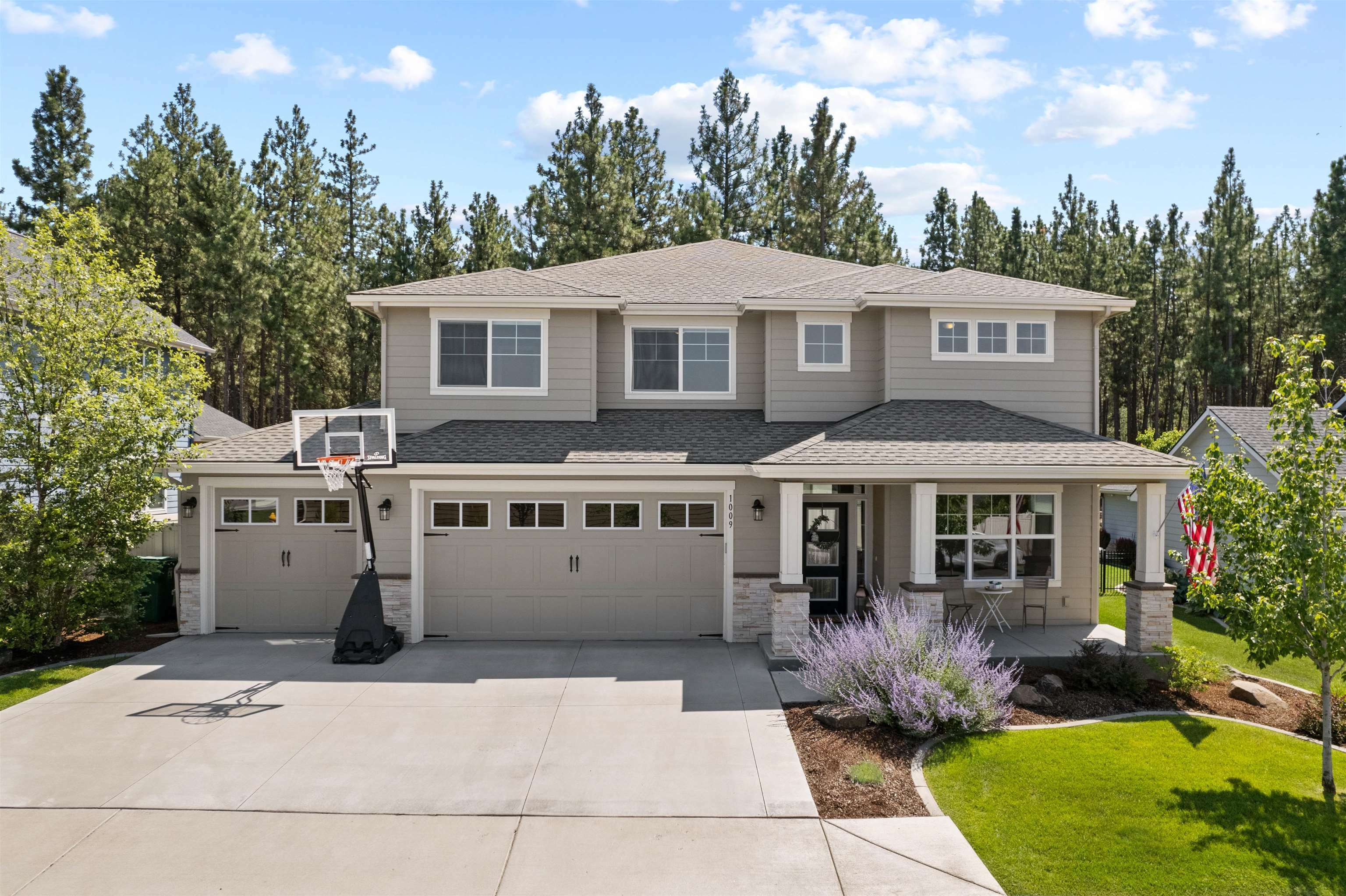 Property Photo:  1009 W Siena Peak Dr  WA 99224 