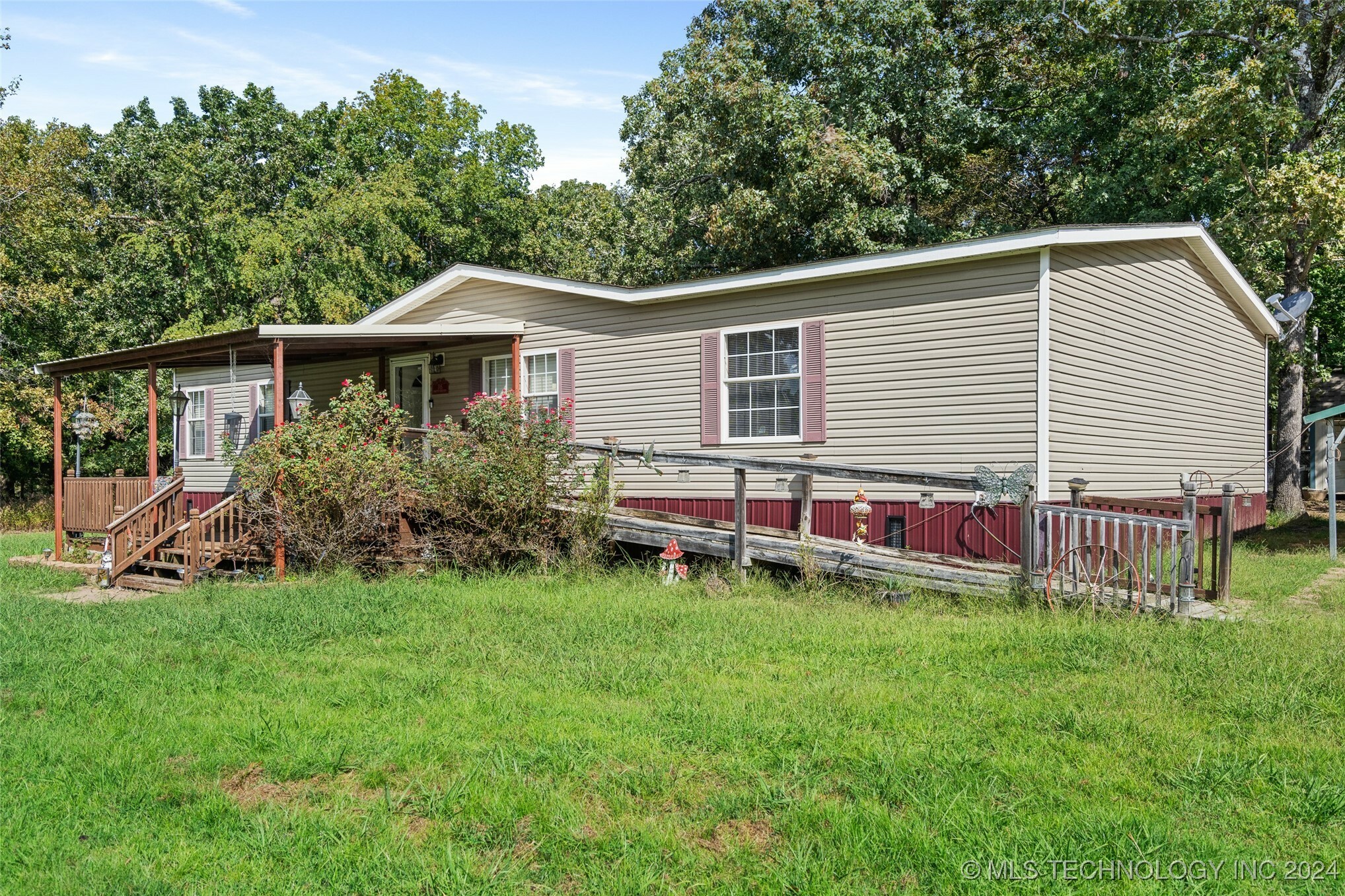 Property Photo: 705 Country Club 2 OK 74425