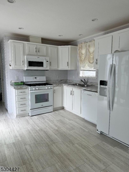 Property Photo:  8 White Birch Park  NJ 08827 