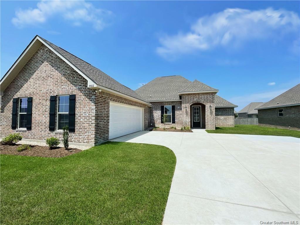 Property Photo: 4466 Lakes Edge LA 70607