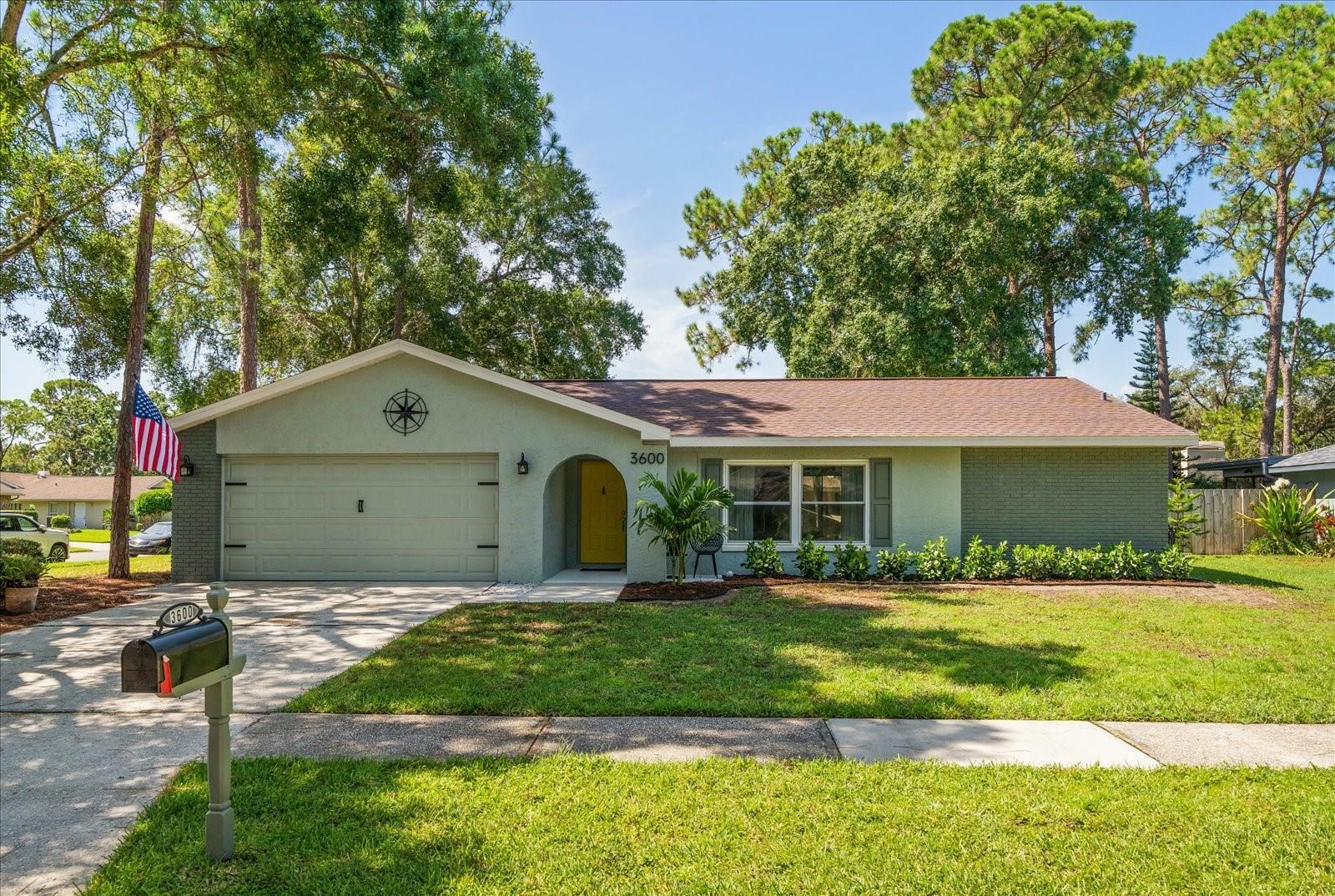 Property Photo:  3600 Fairway Forest Circle  FL 34685 