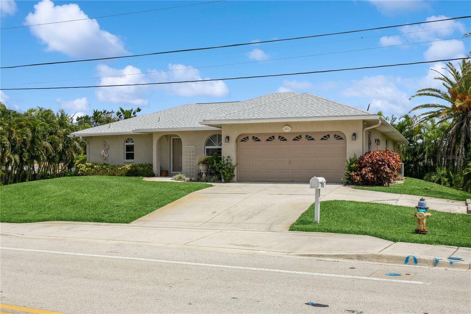 Property Photo:  612 Albee Road W  FL 34275 