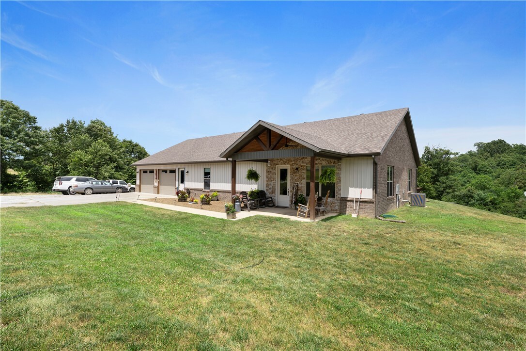 Property Photo:  13812 Sunburst Lane  AR 72736 