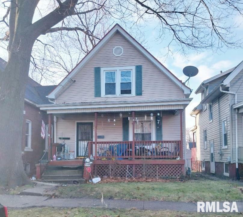 Property Photo:  306 E Arcadia Avenue  IL 61603 