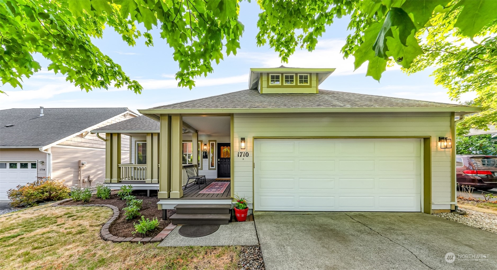 Property Photo:  1710 Akron Court  WA 98226 